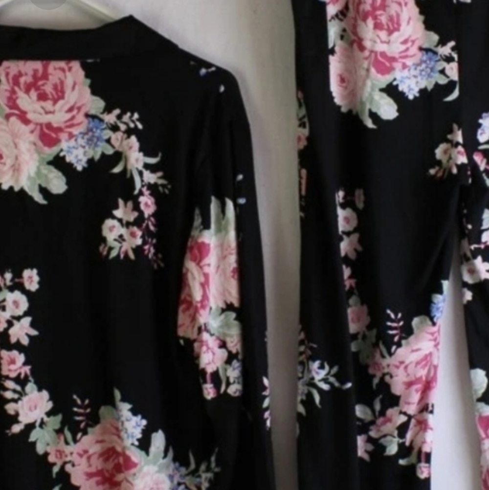 NWT Flora Nikrooz Black Floral Pajama Set size XS Cute 2 piece pajama set! - Picture 3 of 6